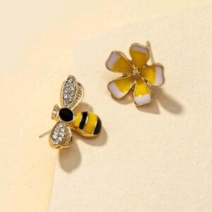 LAST ONE! new! Mismatched stud earrings